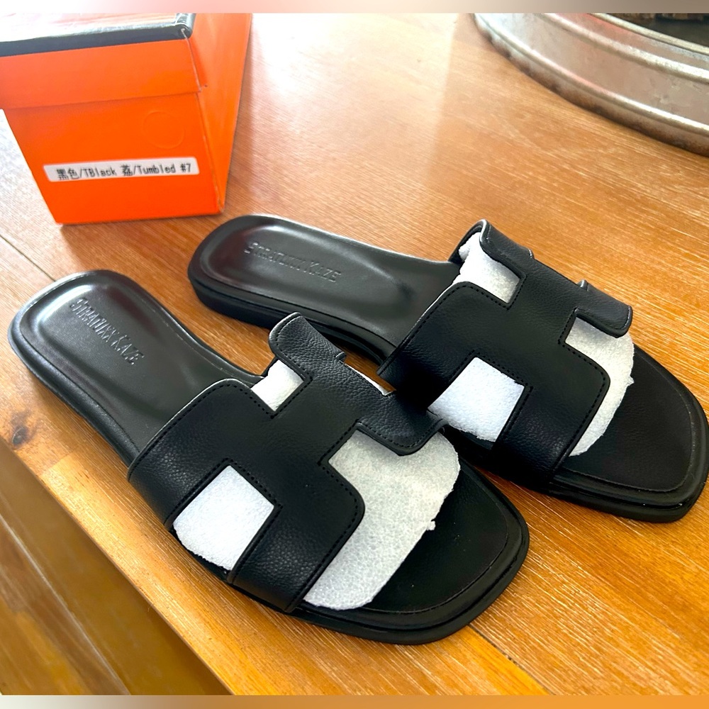 NIB Stratuxx Kaze Womens Flat Sandals
